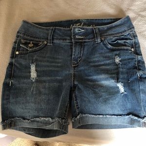 Boyfriend Jean shorts🌸